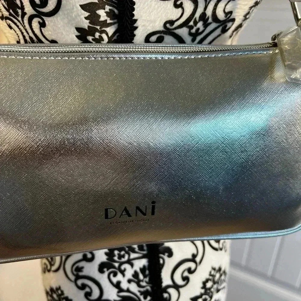 Minnie Mouse “Wink” Baguette NWT NWT - image 8